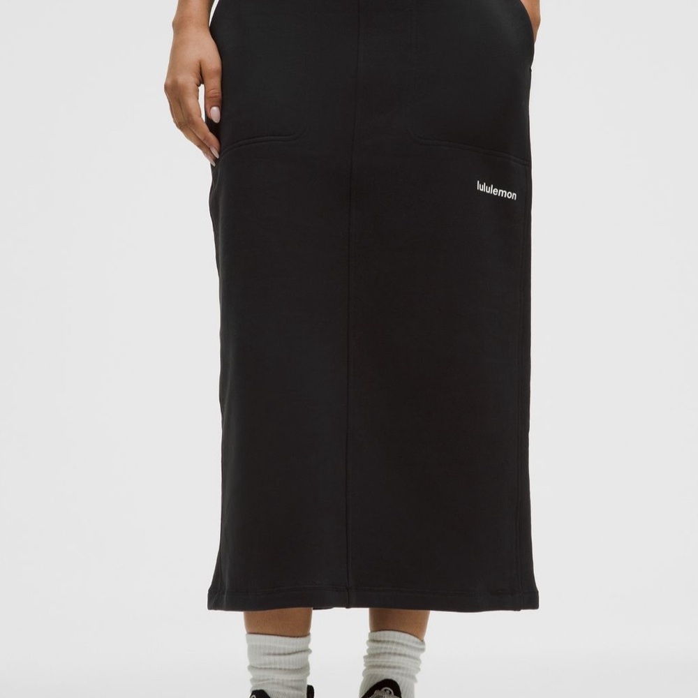 *NWT* Lululemon athletica loungeful high rise midi skirt